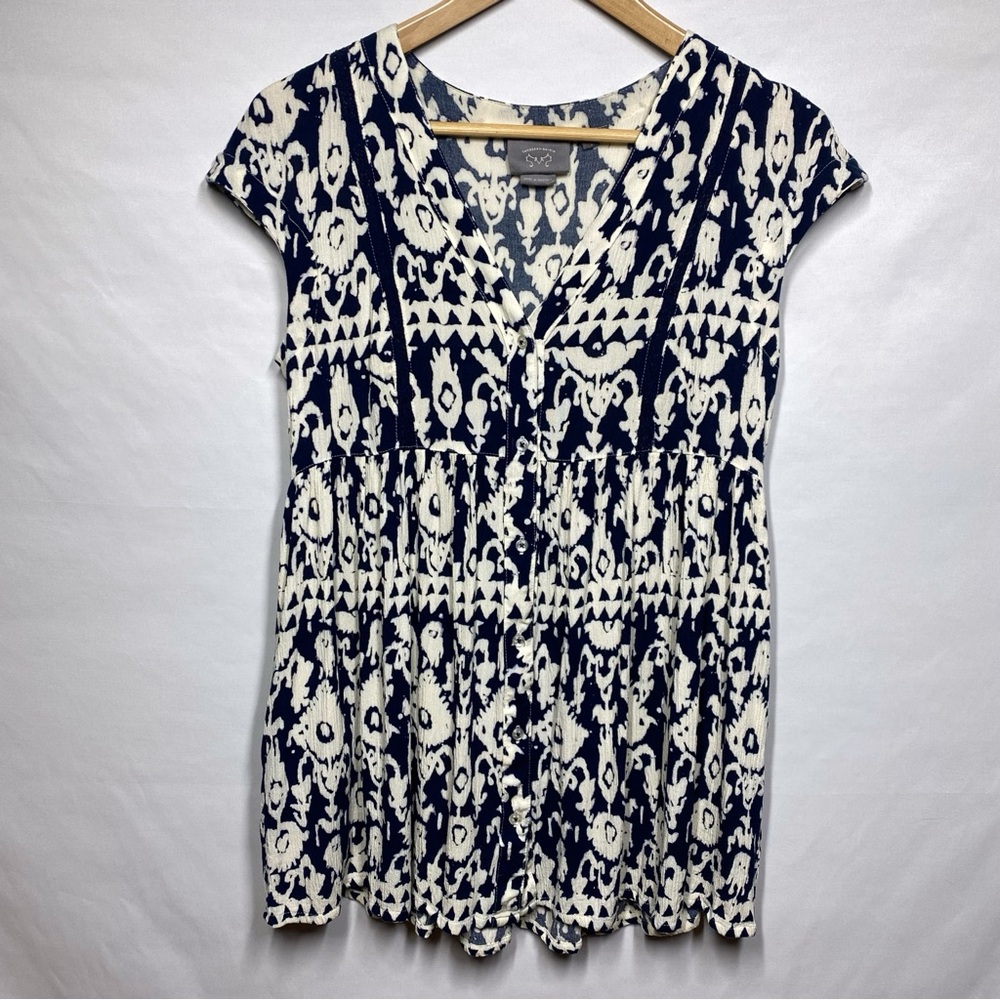 EUC Anthropologie VANESSA VIRGINIA V-Neck Cap Sleeve Blouse in White&Navy Batik